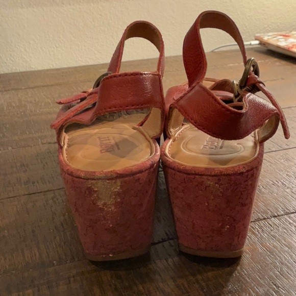 Born Red Leather wedge Sandals - Picture 4 of 4